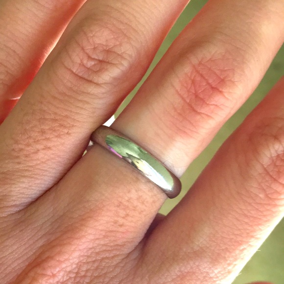 Jewelry - Ring Band unisex Size 7 NWT